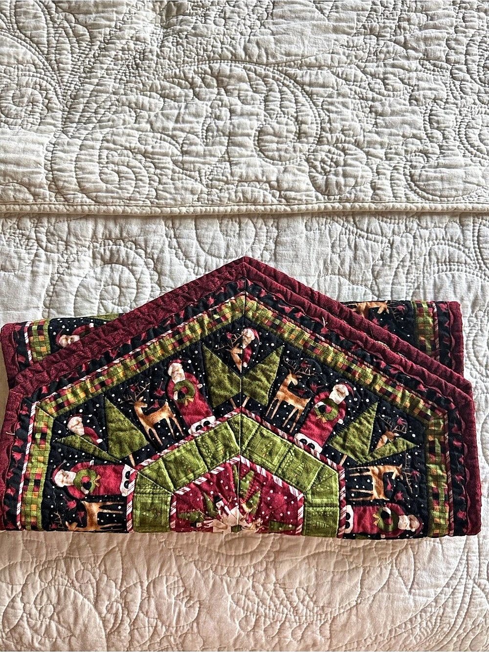 Quilted Christmas Runner in Green & Red